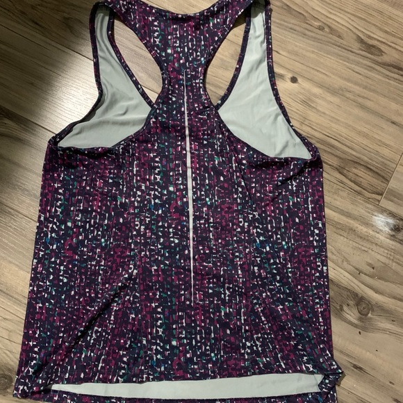 Workout tank top - Picture 2 of 3